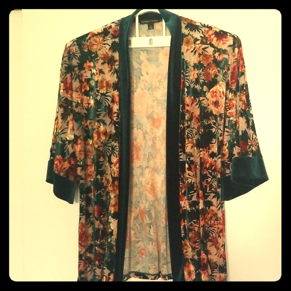 Womans plus size flowered jacket